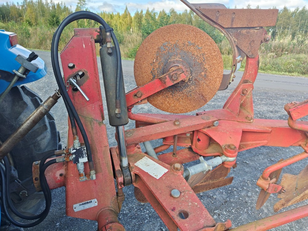 Charrue Agrolux RSD397FK kääntöaura 3-siipinen kuorimet ja kiekkoleikkurit, katso video!: photos 5 Charrue Agrolux RSD397FK kääntöaura 3-siipinen kuorimet ja kiekkoleikkurit, katso video!: photos 5