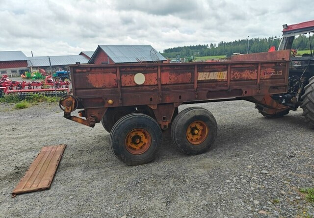 Belarus Kuivalannan levitysvaunu - VIDEO - Epandeur à fumier: photos 4 Belarus Kuivalannan levitysvaunu - VIDEO - Epandeur à fumier: photos 4