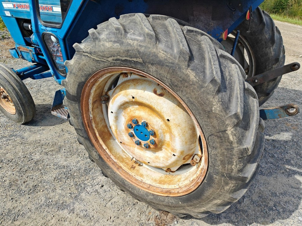 Tracteur agricole FORD 5000 traktori alkuperäiskuntoinen, Hara hytillä ja paljon hydrauliikkaa, katso video!: photos 8