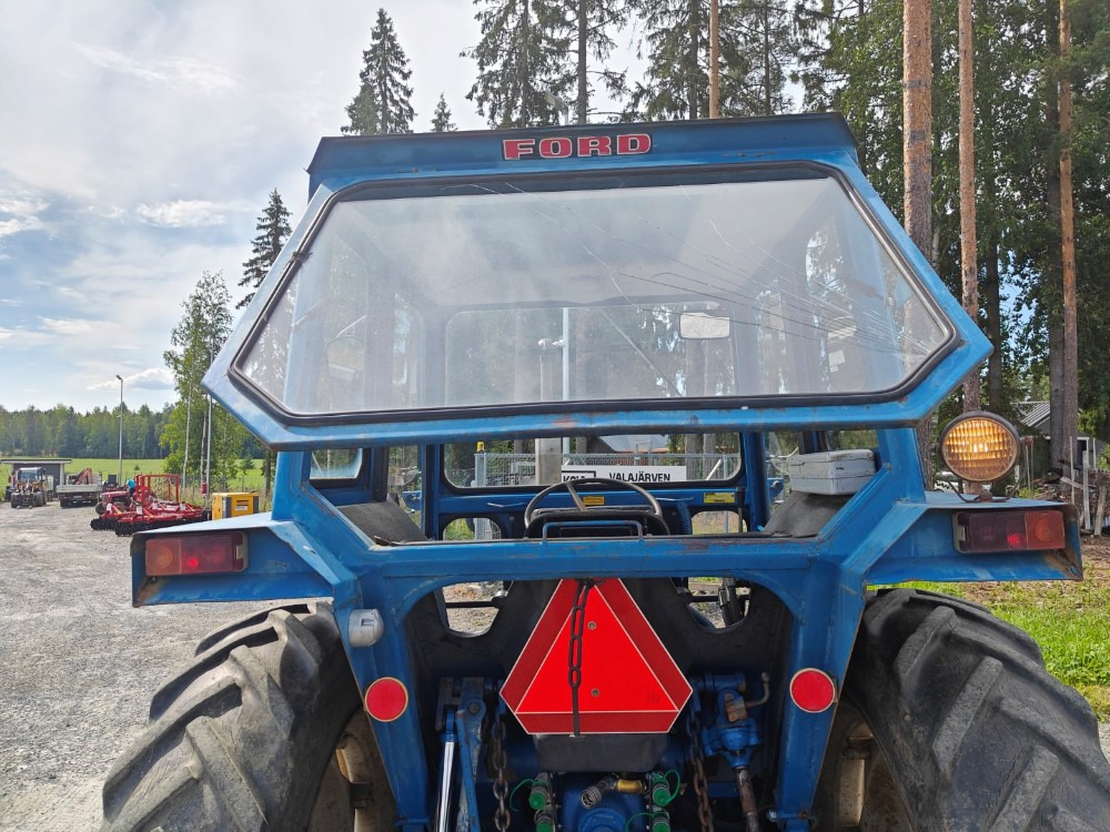 Tracteur agricole FORD 5000 traktori alkuperäiskuntoinen, Hara hytillä ja paljon hydrauliikkaa, katso video!: photos 9