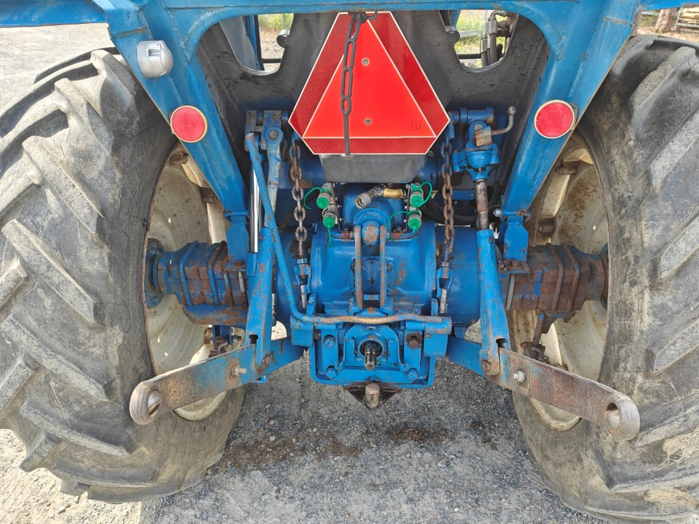 Tracteur agricole FORD 5000 traktori alkuperäiskuntoinen, Hara hytillä ja paljon hydrauliikkaa, katso video!: photos 10