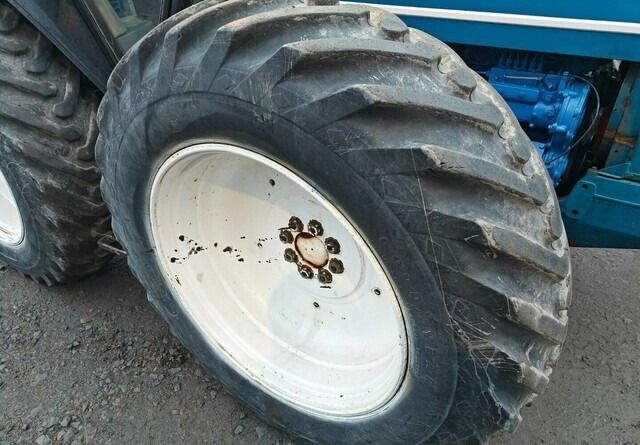 Tracteur agricole Ford County 1124 - kutoskoneella - KATSO VIDEO: photos 16