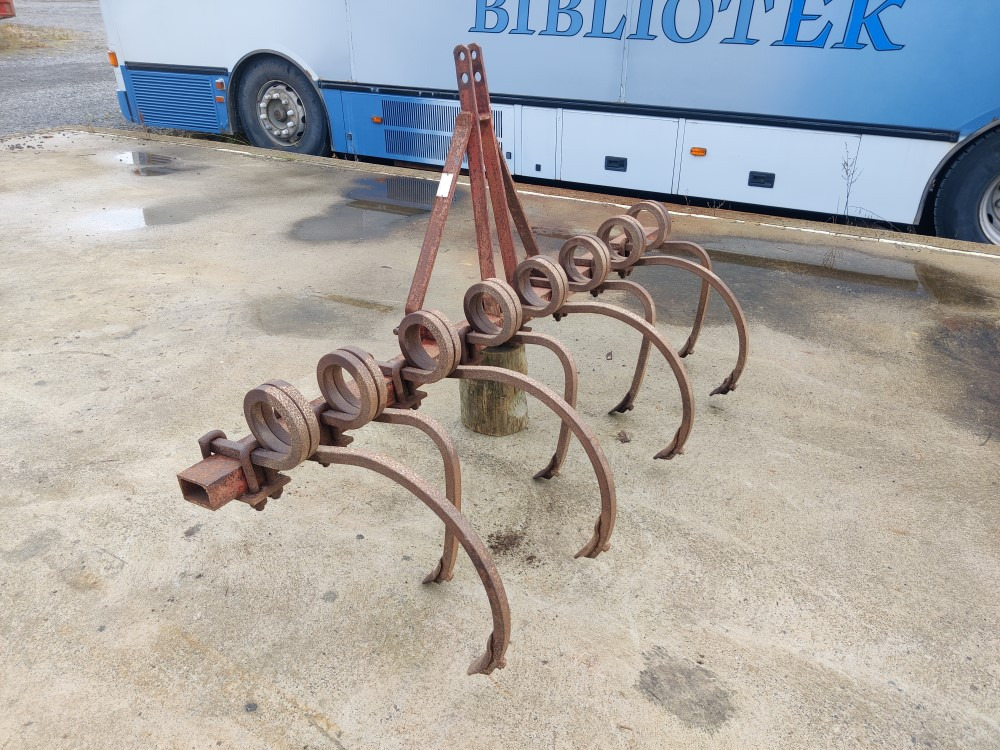 Kultivaattori Muko 8-piikkinen Työleveys 200cm, pienempään traktoriin - Bineuse: photos 5 Kultivaattori Muko 8-piikkinen Työleveys 200cm, pienempään traktoriin - Bineuse: photos 5