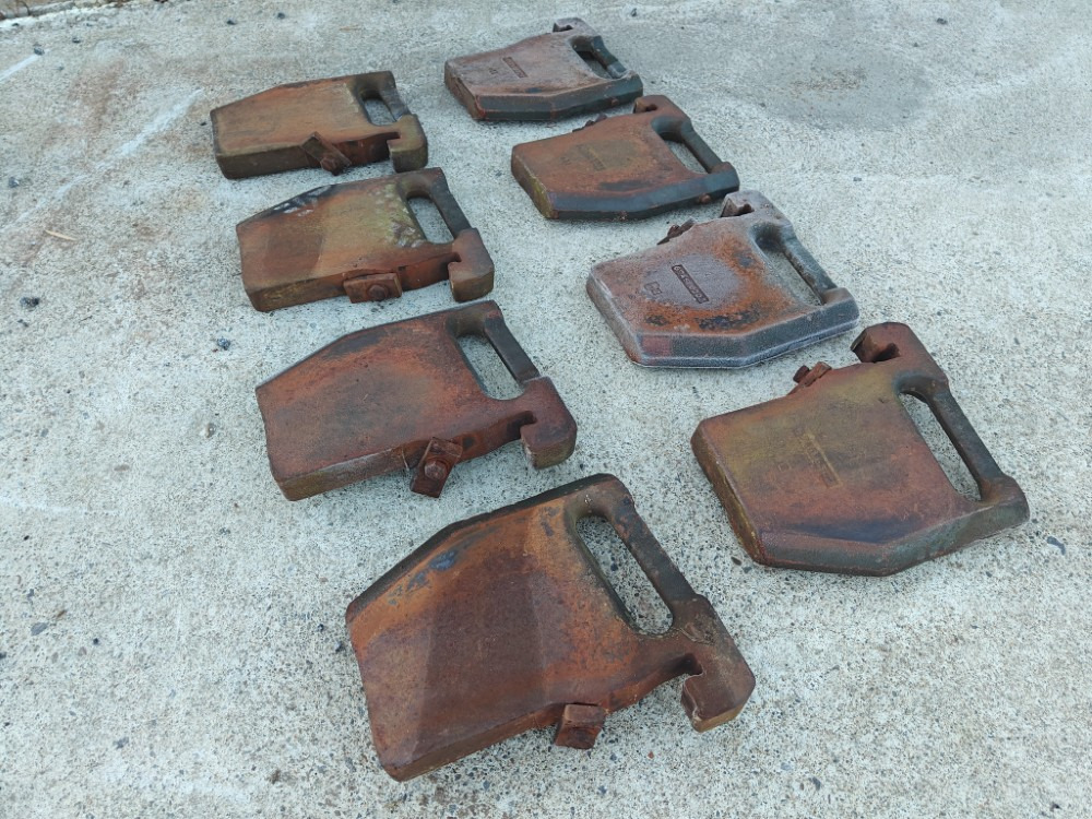 ZETOR Etupainosarja 8kpl - Machine agricole: photos 3 ZETOR Etupainosarja 8kpl - Machine agricole: photos 3