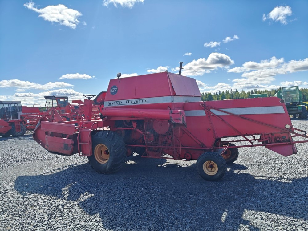 Massey Ferguson 187 Katso video! - Moissonneuse-batteuse: photos 2 Massey Ferguson 187 Katso video! - Moissonneuse-batteuse: photos 2