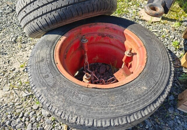 Paripyörät puimuriin 16 tuumaa - Roue complète pour Machine agricole: photos 4 Paripyörät puimuriin 16 tuumaa - Roue complète pour Machine agricole: photos 4