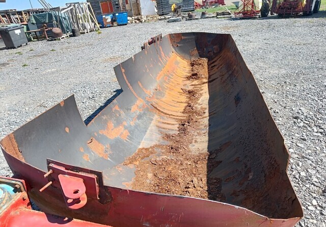 Risukaukaloiksi metsäkärryyn säiliön puolikas pituus 600cm - Pièces de rechange pour Matériel forestier: photos 2 Risukaukaloiksi metsäkärryyn säiliön puolikas pituus 600cm - Pièces de rechange pour Matériel forestier: photos 2