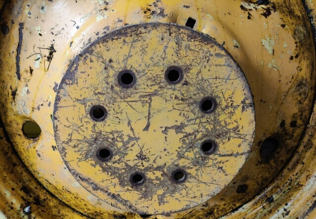 Traktorin renkaat 13.6/12x38 vanteilla - Pneu pour Tracteur agricole: photos 5 Traktorin renkaat 13.6/12x38 vanteilla - Pneu pour Tracteur agricole: photos 5