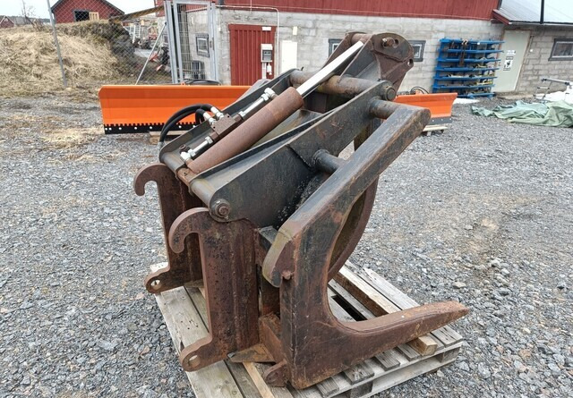 Tukkikoura järeä, CAT kurottajan sovitteella - Grappin pour Machine agricole: photos 5 Tukkikoura järeä, CAT kurottajan sovitteella - Grappin pour Machine agricole: photos 5