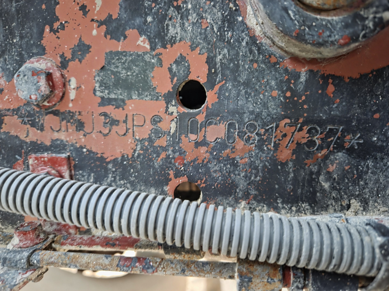 IVECO EURO TRAKKER MP340E35HB 8x4 MIX (chassis ) — crédit-bail IVECO EURO TRAKKER MP340E35HB 8x4 MIX (chassis ): photos 18 IVECO EURO TRAKKER MP340E35HB 8x4 MIX (chassis ) — crédit-bail IVECO EURO TRAKKER MP340E35HB 8x4 MIX (chassis ): photos 18