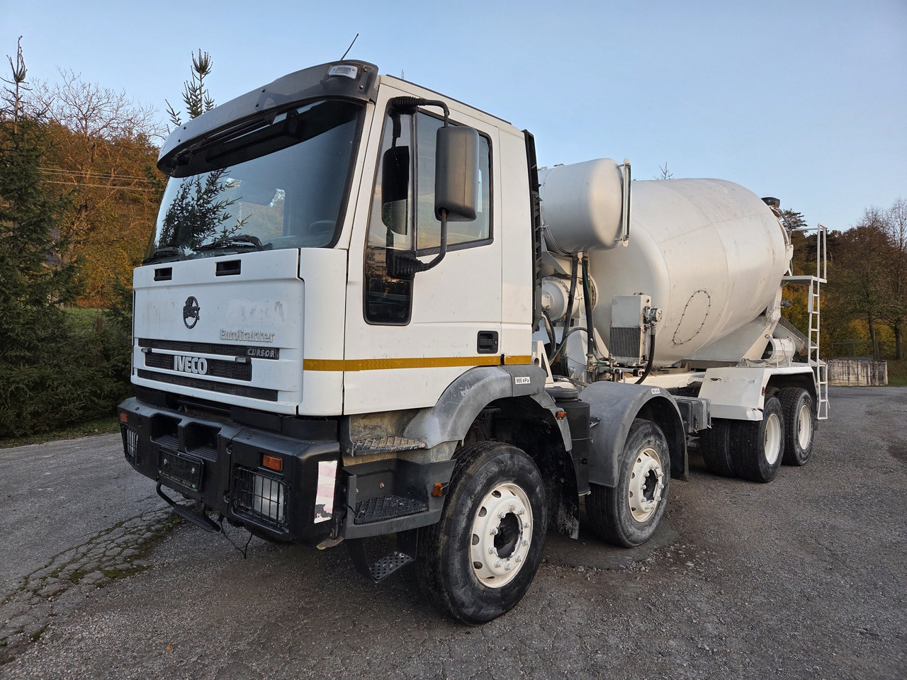 IVECO EURO TRAKKER MP340E35HB 8x4 MIX (chassis ) - Camion malaxeur: photos 1 IVECO EURO TRAKKER MP340E35HB 8x4 MIX (chassis ) - Camion malaxeur: photos 1