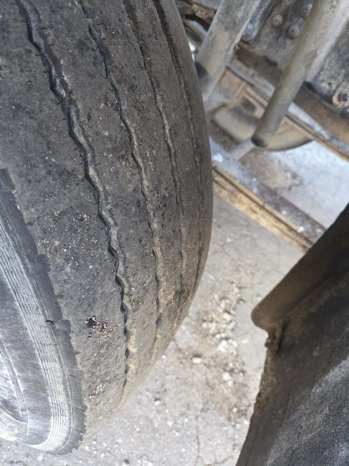 IVECO EURO TRAKKER MP340E35HB 8x4 MIX (chassis ) — crédit-bail IVECO EURO TRAKKER MP340E35HB 8x4 MIX (chassis ): photos 14 IVECO EURO TRAKKER MP340E35HB 8x4 MIX (chassis ) — crédit-bail IVECO EURO TRAKKER MP340E35HB 8x4 MIX (chassis ): photos 14