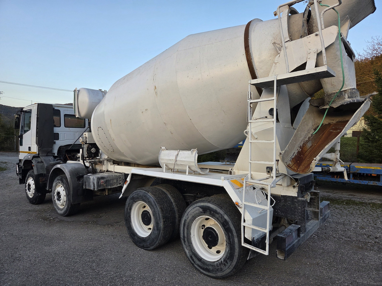 IVECO EURO TRAKKER MP340E35HB 8x4 MIX (chassis ) — crédit-bail IVECO EURO TRAKKER MP340E35HB 8x4 MIX (chassis ): photos 6 IVECO EURO TRAKKER MP340E35HB 8x4 MIX (chassis ) — crédit-bail IVECO EURO TRAKKER MP340E35HB 8x4 MIX (chassis ): photos 6