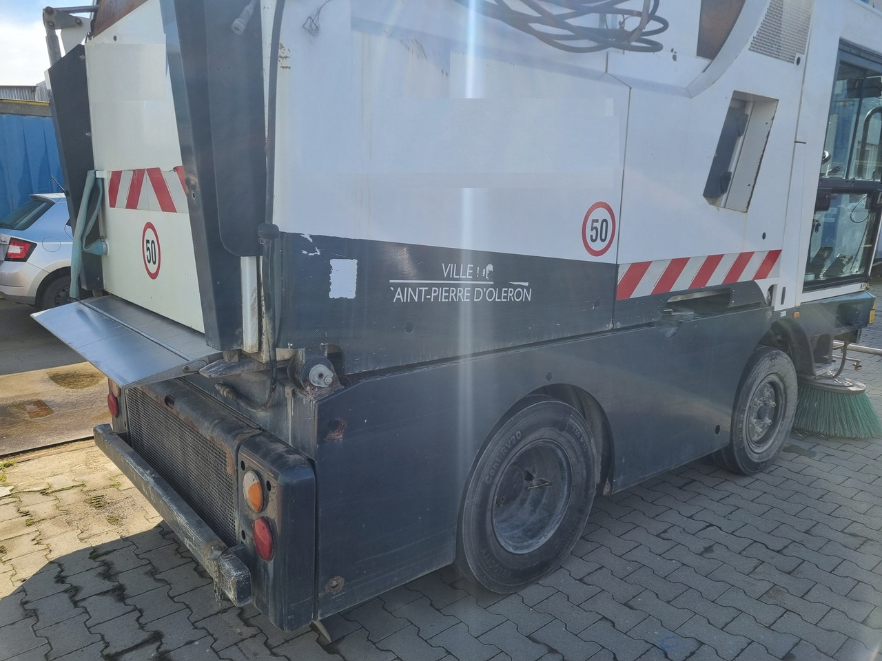 SCHMIDT Cleango compact sweeper 400 - Balayeuse de voirie: photos 3 SCHMIDT Cleango compact sweeper 400 - Balayeuse de voirie: photos 3