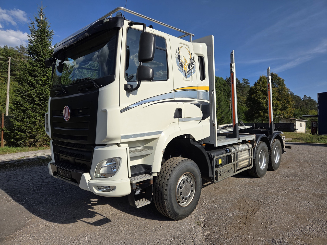 TATRA T158 - 510 PS 8P6R33 PHOENIX 6x6 - Camion grumier: photos 1 TATRA T158 - 510 PS 8P6R33 PHOENIX 6x6 - Camion grumier: photos 1