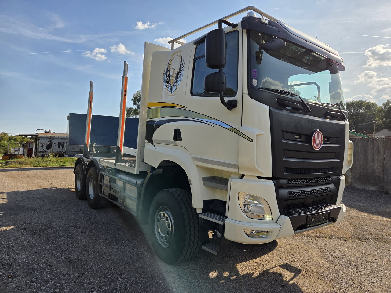 TATRA T158 - 510 PS 8P6R33 PHOENIX 6x6 - Camion grumier: photos 3 TATRA T158 - 510 PS 8P6R33 PHOENIX 6x6 - Camion grumier: photos 3