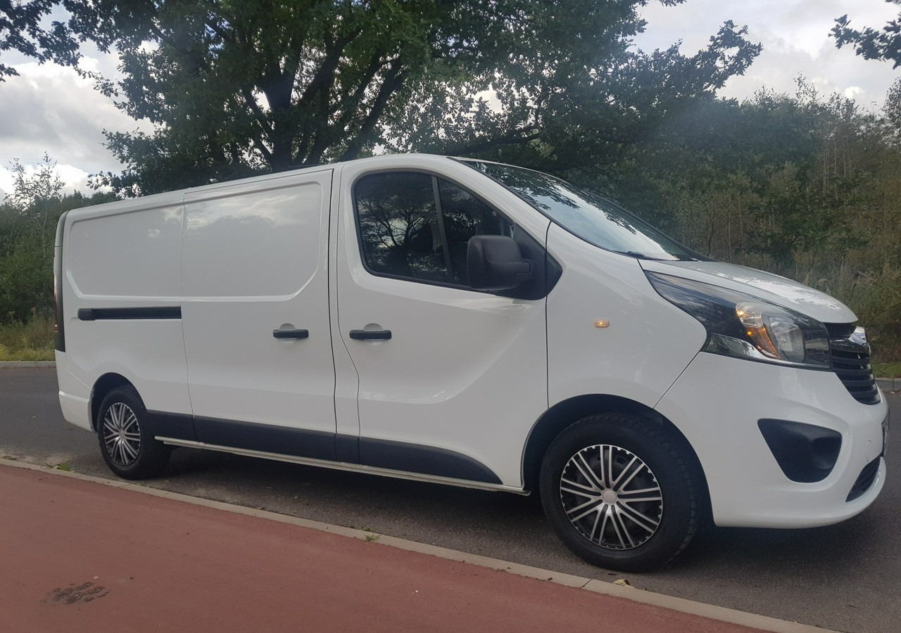 Opel Vivaro krajowy *jeden właściciel * - Fourgon utilitaire: photos 4 Opel Vivaro krajowy *jeden właściciel * - Fourgon utilitaire: photos 4