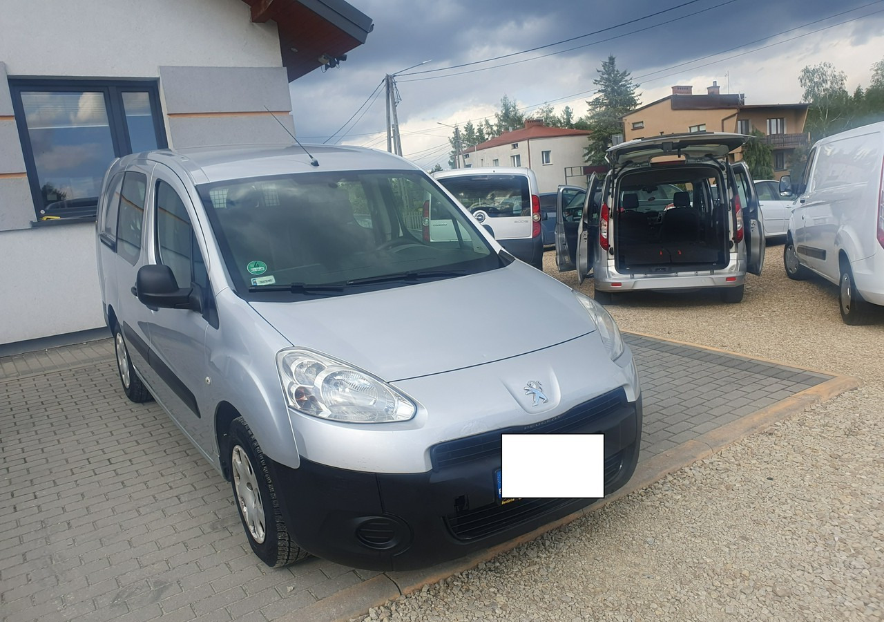 Peugeot Partner II 5 lub 2 osobowy *long * zabudowa gruau* - Voiture: photos 4 Peugeot Partner II 5 lub 2 osobowy *long * zabudowa gruau* - Voiture: photos 4