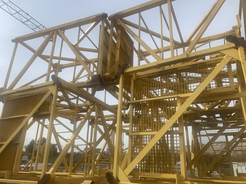 Liebherr 120HC - Grue à tour: photos 1 Liebherr 120HC - Grue à tour: photos 1