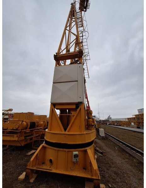 Liebherr 140EC-H6 45m jib - Grue à tour: photos 2 Liebherr 140EC-H6 45m jib - Grue à tour: photos 2