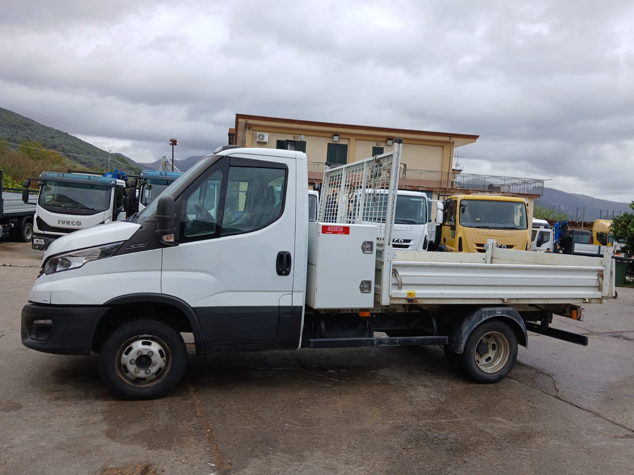 IVECO DAILY 35-120 — crédit-bail IVECO DAILY 35-120: photos 37