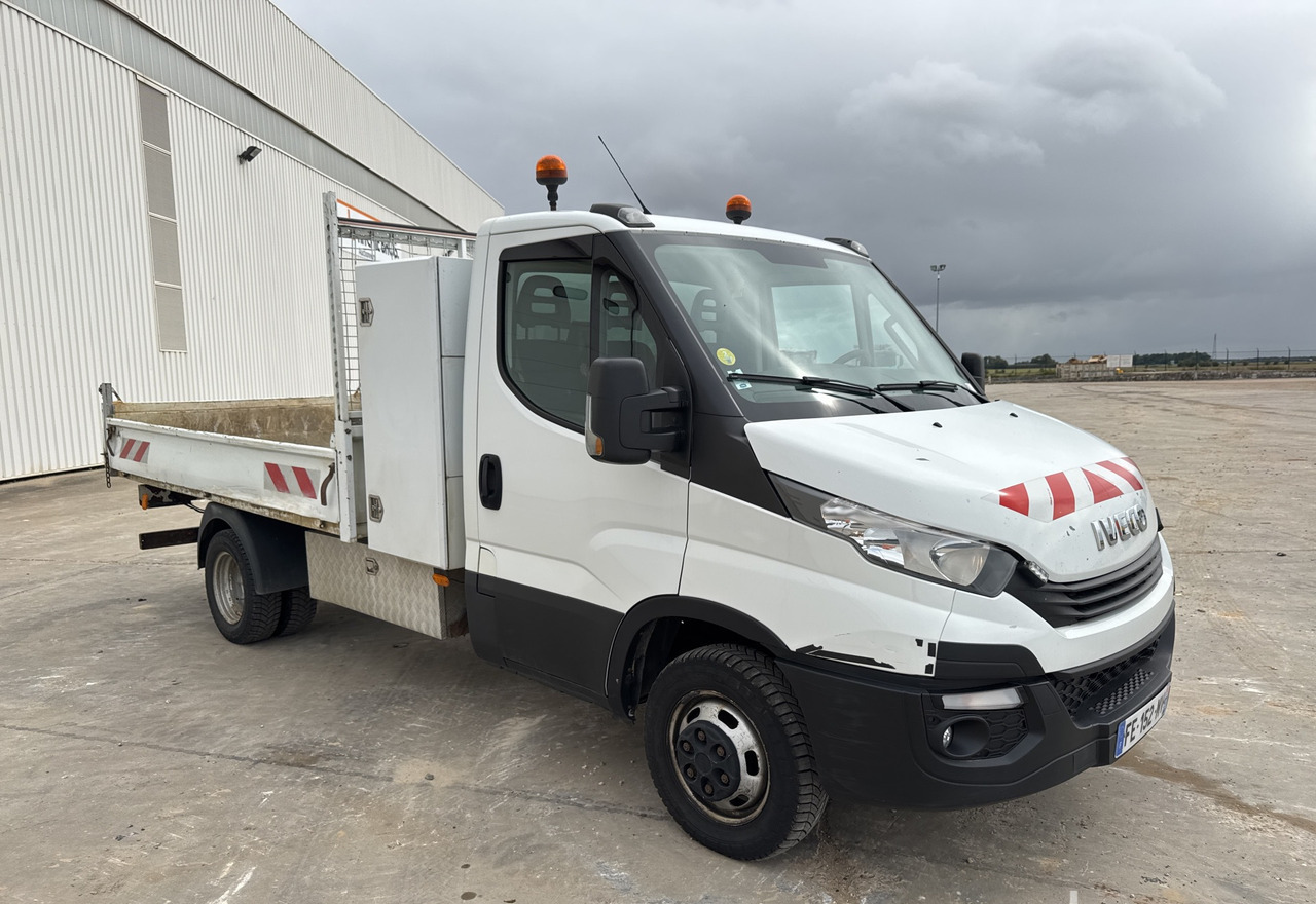 IVECO DAILY 35-150 - Utilitaire benne: photos 5 IVECO DAILY 35-150 - Utilitaire benne: photos 5