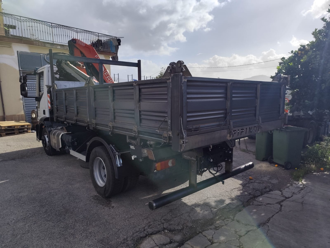 IVECO EUROCARGO 140-250 - Camion grue: photos 4 IVECO EUROCARGO 140-250 - Camion grue: photos 4