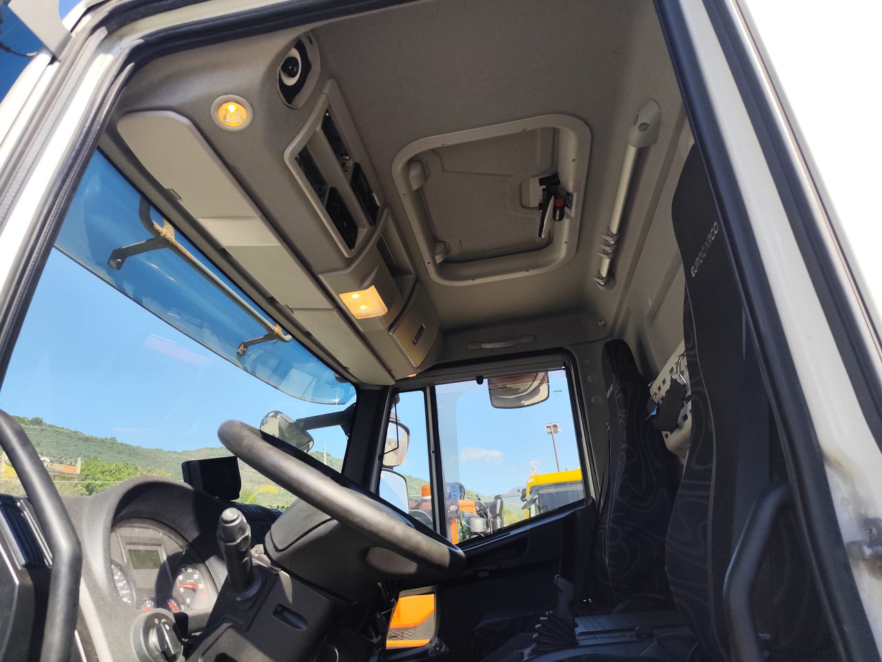 IVECO EUROCARGO 160-280 - Camion benne, Camion grue: photos 5 IVECO EUROCARGO 160-280 - Camion benne, Camion grue: photos 5