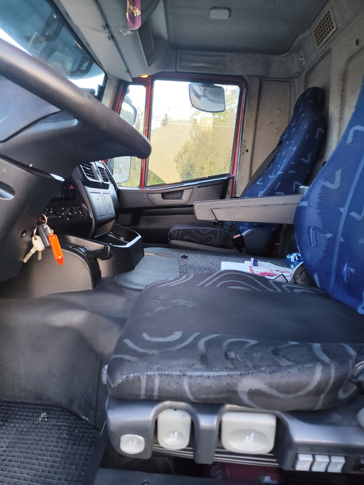 IVECO STRALIS 190S31 - Camion ampliroll: photos 3 IVECO STRALIS 190S31 - Camion ampliroll: photos 3