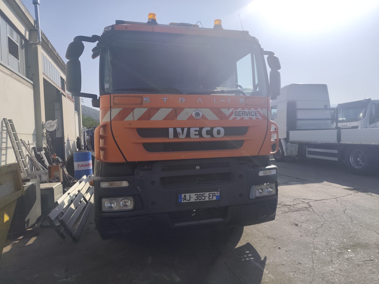 IVECO STRALIS 190S31 - Camion grue: photos 3 IVECO STRALIS 190S31 - Camion grue: photos 3