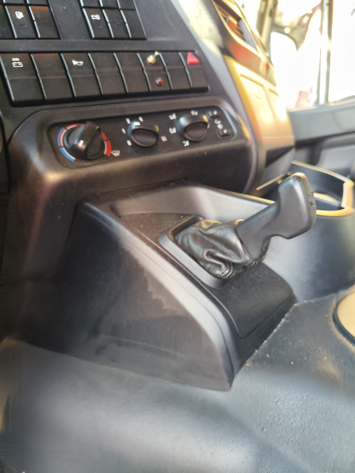 IVECO STRALIS AD 260S31 XP - Camion fourgon: photos 2 IVECO STRALIS AD 260S31 XP - Camion fourgon: photos 2