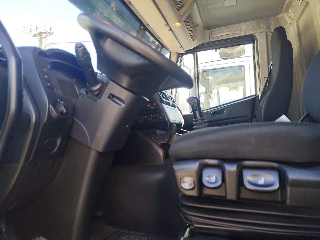 Châssis cabine IVECO STRALIS AD 260S31 XP: photos 11