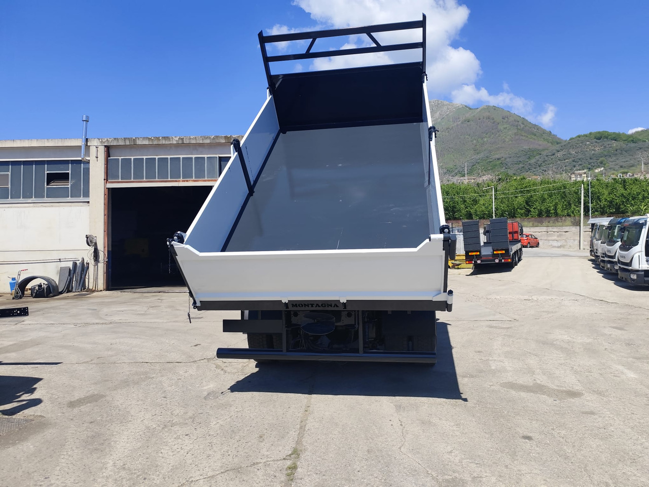 Camion grue, Camion benne IVECO STRALIS CUBE 190S33: photos 8