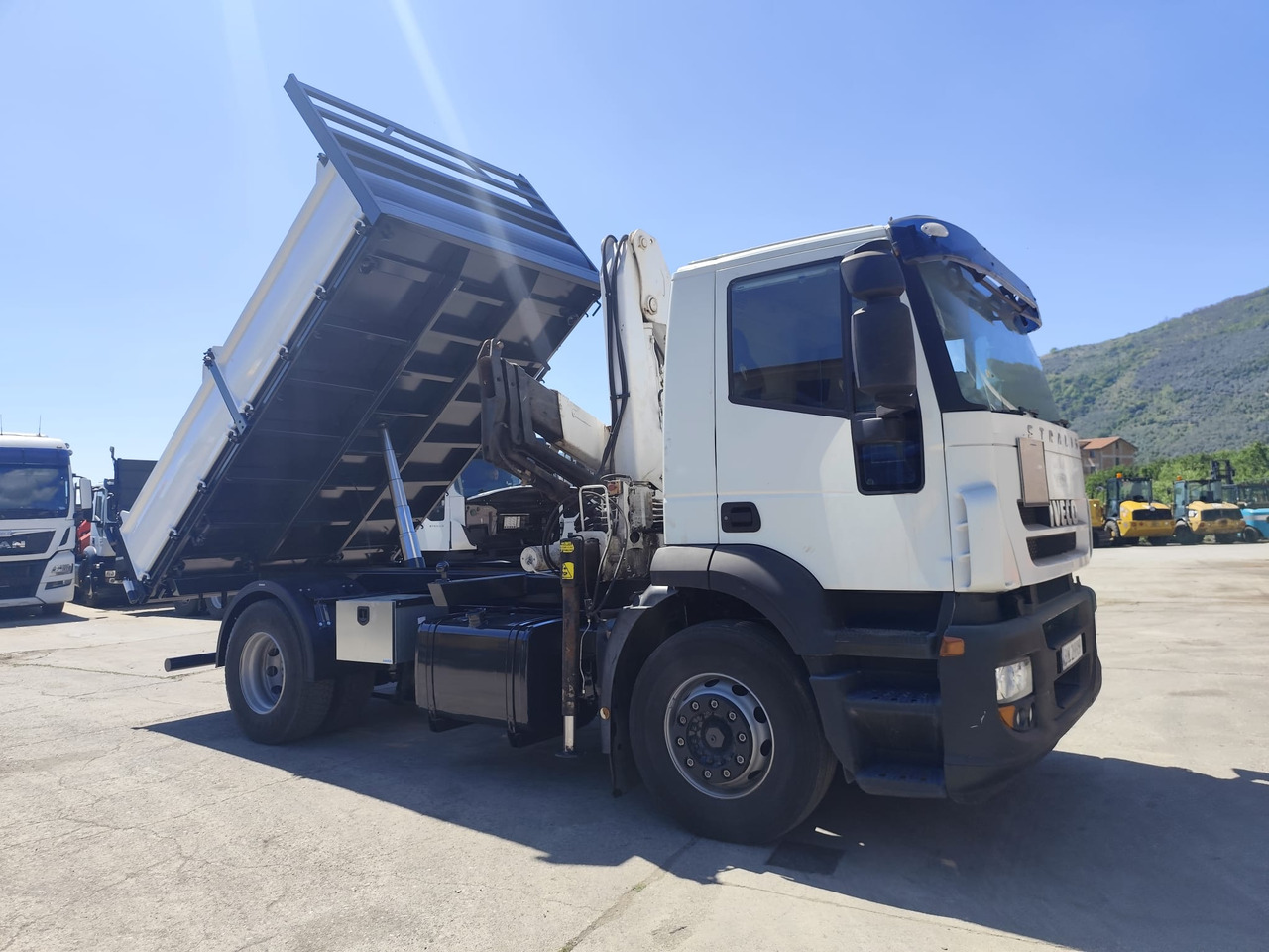 Camion grue, Camion benne IVECO STRALIS CUBE 190S33: photos 12