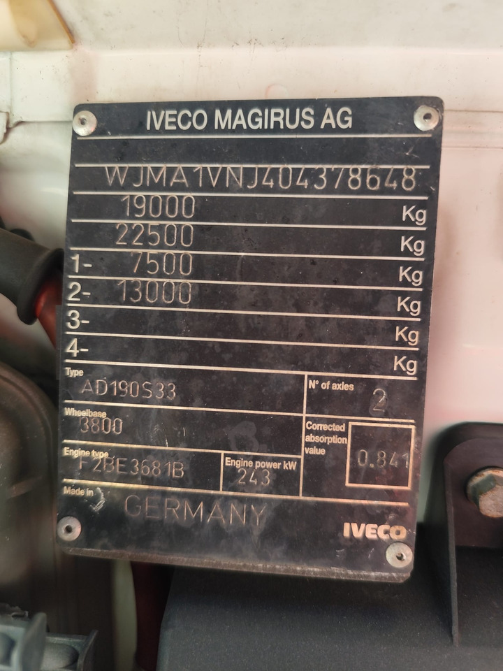IVECO STRALIS CUBE 190S33 - Camion grue: photos 2 IVECO STRALIS CUBE 190S33 - Camion grue: photos 2