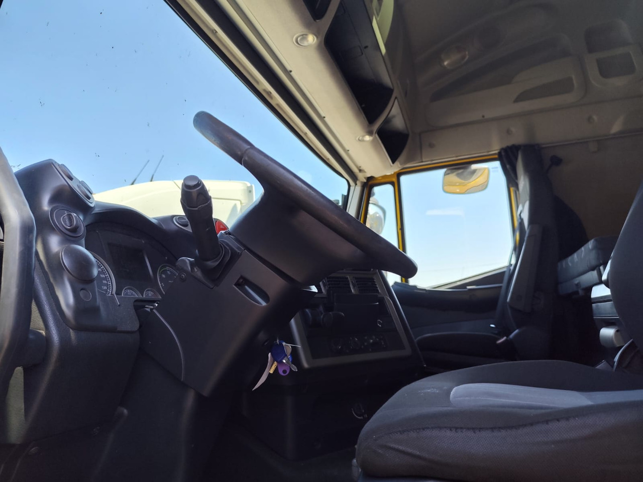 IVECO STRALIS CUBE AD260S42 - Camion porte-conteneur/ Caisse mobile: photos 3 IVECO STRALIS CUBE AD260S42 - Camion porte-conteneur/ Caisse mobile: photos 3