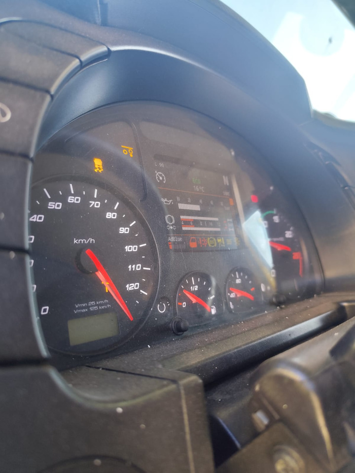 IVECO STRALIS HI-WAY 260S46 XP - Camion plateau: photos 5 IVECO STRALIS HI-WAY 260S46 XP - Camion plateau: photos 5