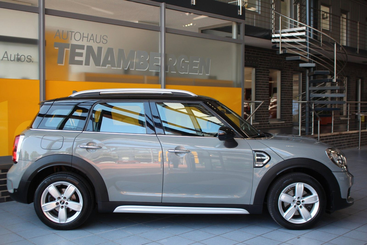 MINI Cooper D Countryman Pepper Navi Klimaaut. PDC - Voiture: photos 3 MINI Cooper D Countryman Pepper Navi Klimaaut. PDC - Voiture: photos 3