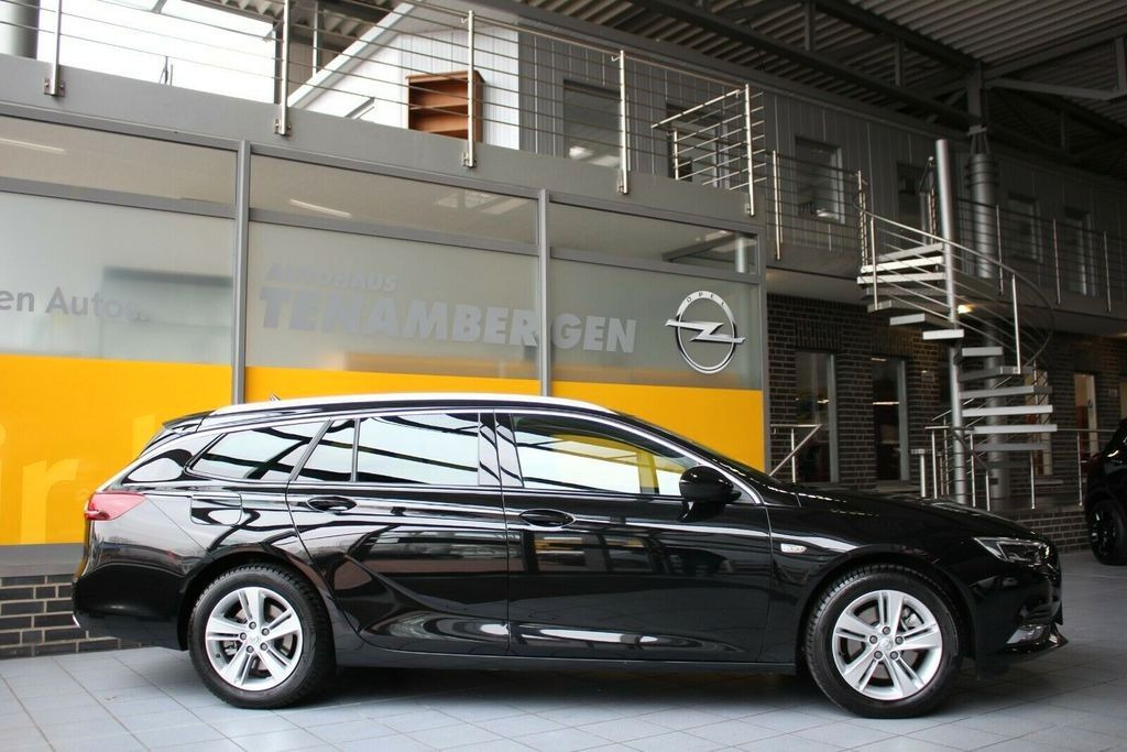 Opel Insignia B Sports Tourer 4x4 INNOVATION - Voiture: photos 4 Opel Insignia B Sports Tourer 4x4 INNOVATION - Voiture: photos 4