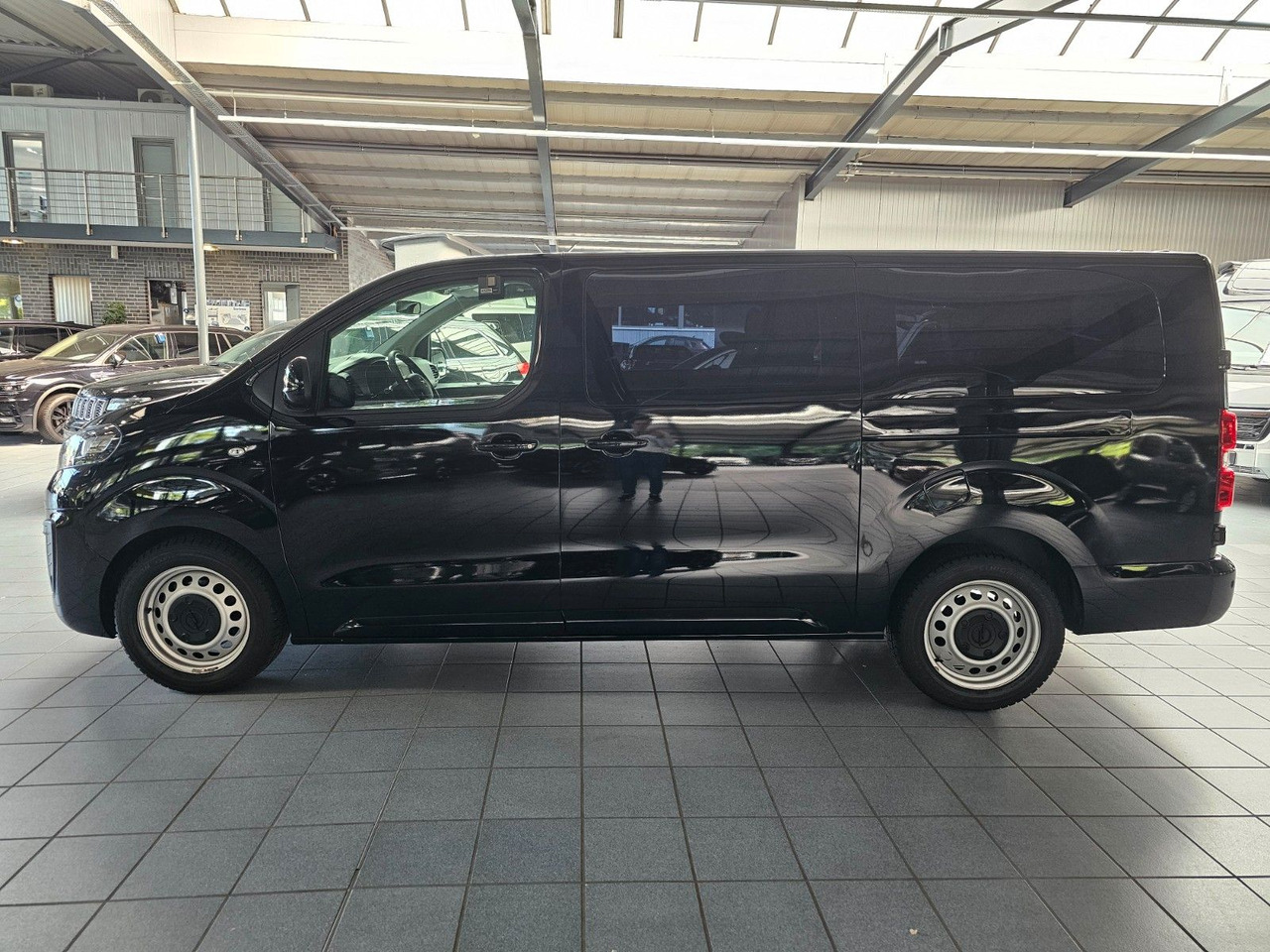 Opel Vivaro Kasten FlexSpace L DoKa Navi CarPlay DAB - Fourgonnette, Utilitaire double cabine: photos 2 Opel Vivaro Kasten FlexSpace L DoKa Navi CarPlay DAB - Fourgonnette, Utilitaire double cabine: photos 2
