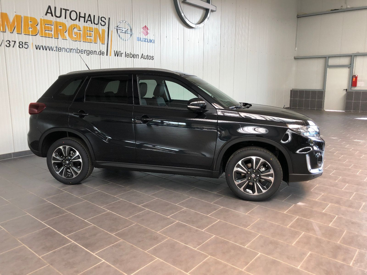 Suzuki Vitara 1.5 Hybrid Comfort+Automatik/ Panor.-Dach - SUV: photos 2 Suzuki Vitara 1.5 Hybrid Comfort+Automatik/ Panor.-Dach - SUV: photos 2