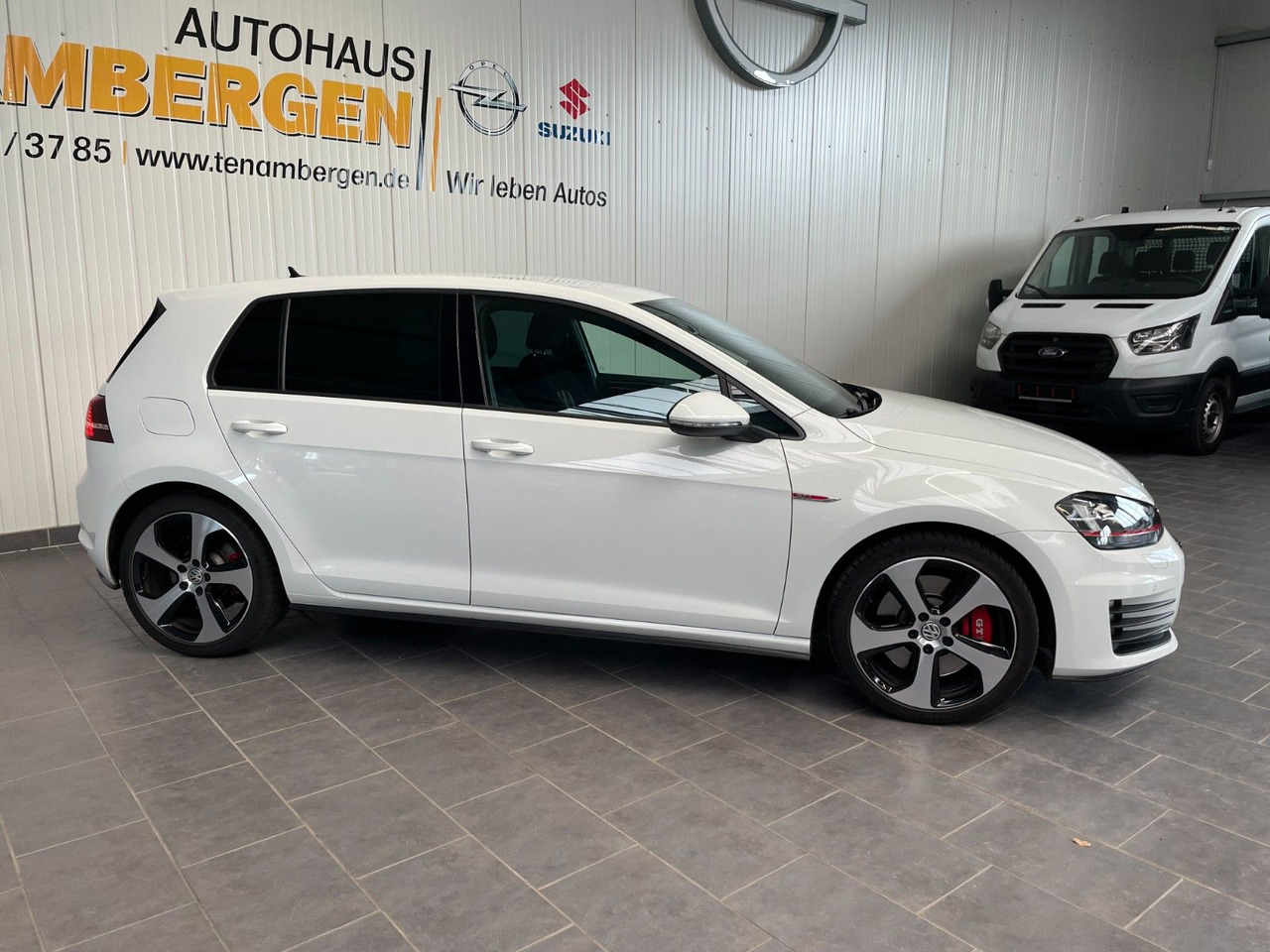 Volkswagen Golf VII GTI Performance BMT /Alu -Winterreifen - Berline: photos 2 Volkswagen Golf VII GTI Performance BMT /Alu -Winterreifen - Berline: photos 2