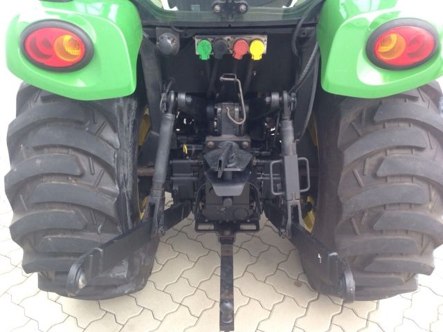 JOHN DEERE 3720 - Tracteur agricole: photos 3 JOHN DEERE 3720 - Tracteur agricole: photos 3