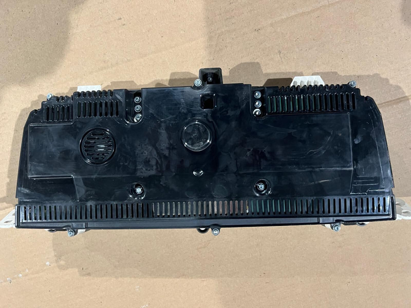 Continental FH4 - Panel de instrumentos: photos 4 Continental FH4 - Panel de instrumentos: photos 4