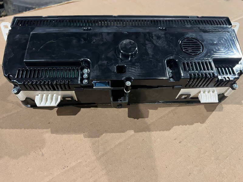 Continental FH4 - Panel de instrumentos: photos 3 Continental FH4 - Panel de instrumentos: photos 3