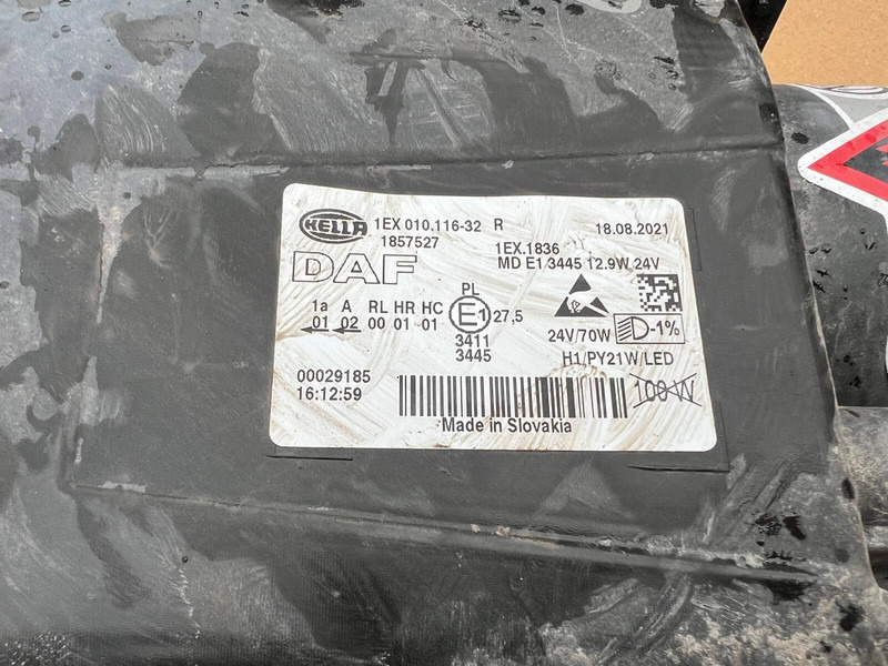 DAF XF106 - Feu avant: photos 5 DAF XF106 - Feu avant: photos 5