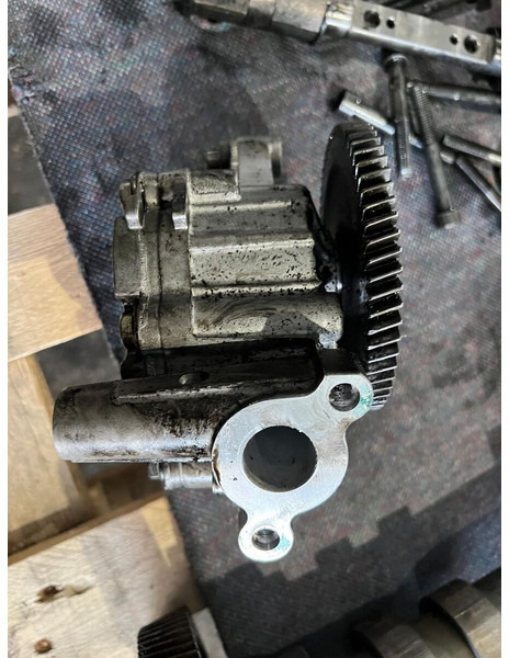 Scania R580 - Pompe à huile: photos 4 Scania R580 - Pompe à huile: photos 4