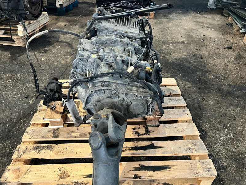 ZF 12AS2330TD - Boîte de vitesse: photos 3 ZF 12AS2330TD - Boîte de vitesse: photos 3