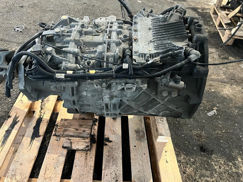 ZF 12AS2330TD - Boîte de vitesse: photos 2 ZF 12AS2330TD - Boîte de vitesse: photos 2