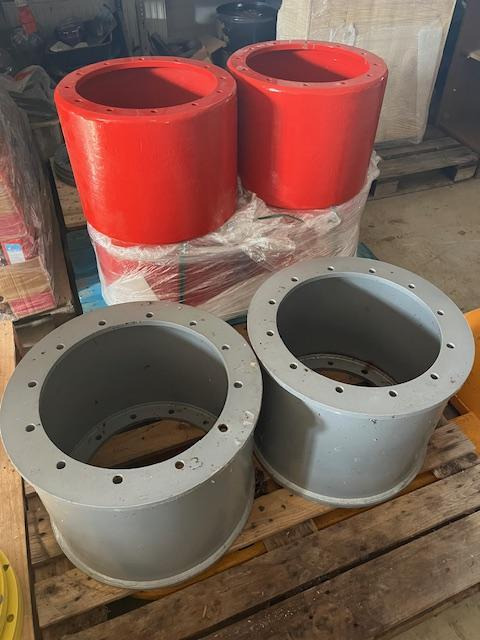 Rim discs / stars / shrouds - Jante pour Machine agricole: photos 2 Rim discs / stars / shrouds - Jante pour Machine agricole: photos 2